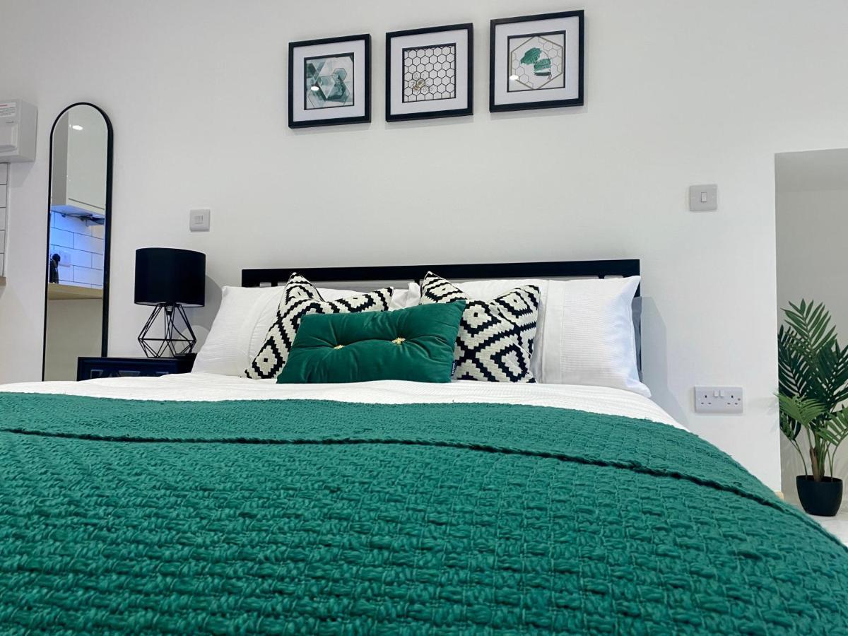 Stylish Studio Apartment In Centre Of Сейнт Клиърс Екстериор снимка