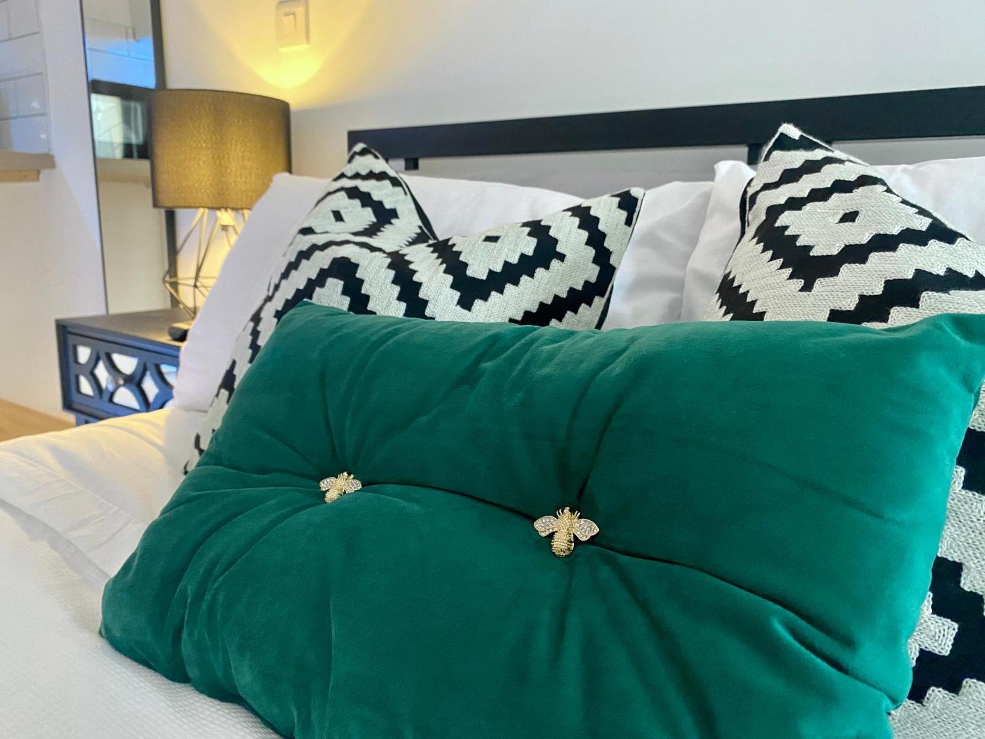 Stylish Studio Apartment In Centre Of Сейнт Клиърс Екстериор снимка